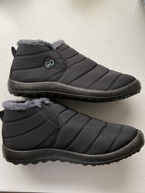 Ecetana Black Quilted Faux-Fur Lined Slip-On Winter Boots for Women